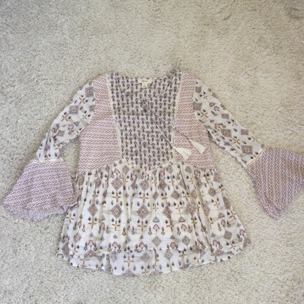Style Co.- Pretty BOHO Long sleeve Top. Size L
